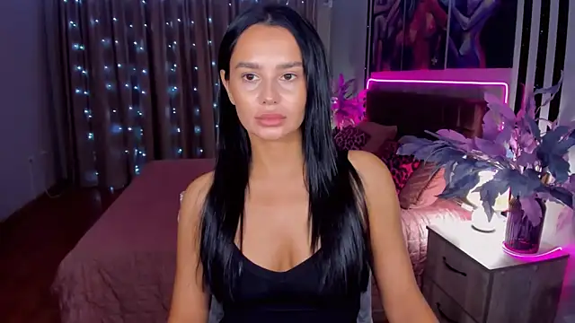 DanaSincere online show from 11/11/25, 03:50