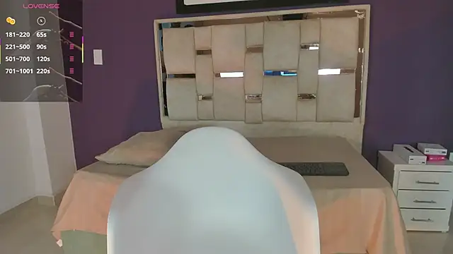 emilyy cooperr online show from 02/14/26, 12:13