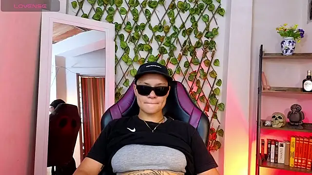 demimoore222 online show from 03/13/25, 07:50