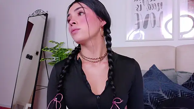 SaritaBratz online show from 11/14/25, 08:40