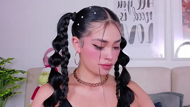 SaritaBratz online show from 11/28/25, 09:06