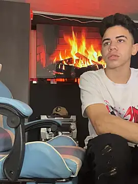 Miguel bigcock online show from 03/17/25, 02:34