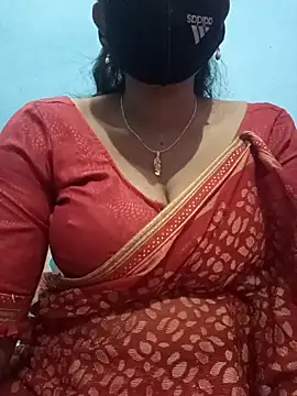 Snapshot of Sexyradha_ chatting on 02/27/26, 04:40 Sexyradha online show from 02/27/26, 04:40