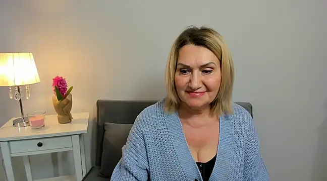 IsabellaSexyMilf online show from 03/12/25, 04:24