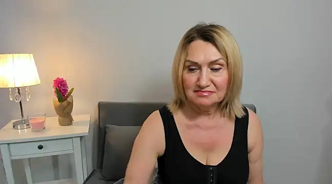 IsabellaSexyMilf online show from 03/12/25, 07:28