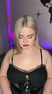 April Vancee online show from 12/04/25, 04:27