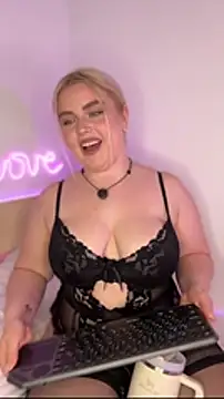 April Vancee online show from 04/12/26, 12:21