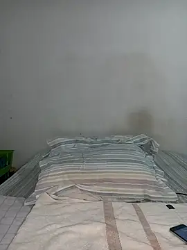 Missvixen81 online show from 04/16/26, 05:19