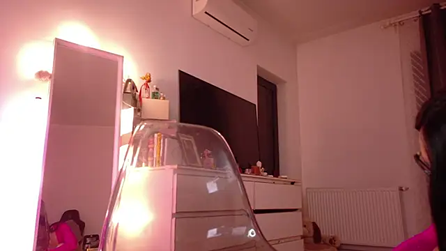 MiaKnoxxx online show from 12/21/25, 09:44