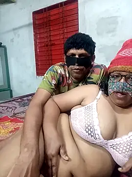 Pakhi Couple 69 online show from 02/14/26, 10:45