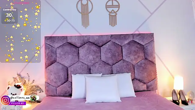 aurora collinss  online show from 02/08/26, 12:30