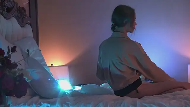 Amanda River online show from 11/24/25, 06:07