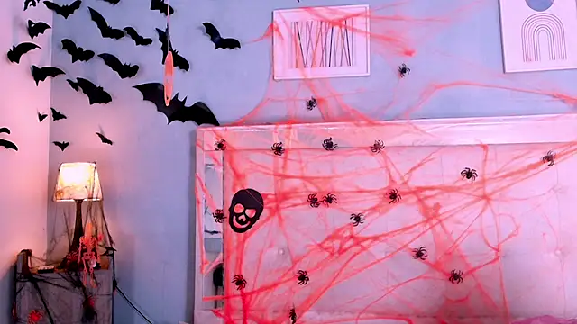 Snapshot of Emily_Castillo_1 chatting on 10/27/25, 05:55 Emily Castillo 1 online show from 10/27/25, 05:55