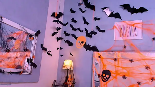 Snapshot of Emily_Castillo_1 chatting on 10/30/25, 05:09 Emily Castillo 1 online show from 10/30/25, 05:09