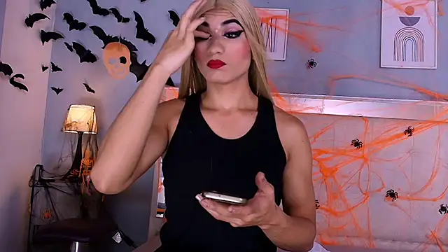 Snapshot of Emily_Castillo_1 chatting on 10/31/25, 04:57 Emily Castillo 1 online show from 10/31/25, 04:57