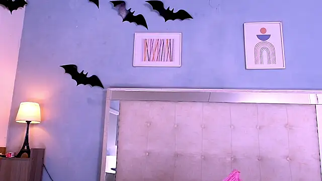 Snapshot of Emily_Castillo_1 chatting on 11/23/25, 04:23 Emily Castillo 1 online show from 11/23/25, 04:23