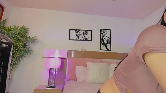 Olivia pretty  online show from 03/03/25, 01:31