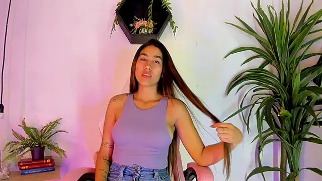 Snapshot of Mia_Montess chatting on 03/03/25, 12:58 Mia Montess online show from 03/03/25, 12:58