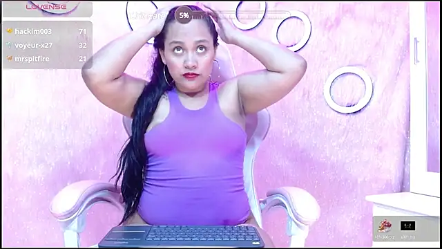 Snapshot of i_am_karoll chatting on 03/08/25, 03:28 i am karoll online show from 03/08/25, 03:28