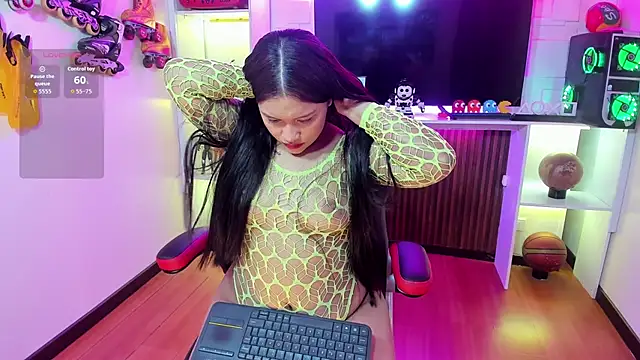 Snapshot of i_am_karoll chatting on 02/06/26, 07:06 i am karoll online show from 02/06/26, 07:06