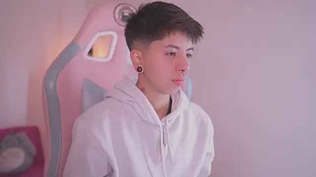 tommy blue online show from 11/26/25, 12:17