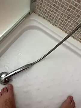 Snapshot of ategurl192 chatting on 10/08/25, 04:04 ategurl192 online show from 10/08/25, 04:04