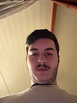 Snapshot of ategurl192 chatting on 11/19/25, 04:18 ategurl192 online show from 11/19/25, 04:18