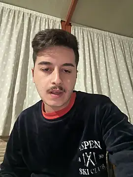 Snapshot of ategurl192 chatting on 12/15/25, 09:30 ategurl192 online show from 12/15/25, 09:30