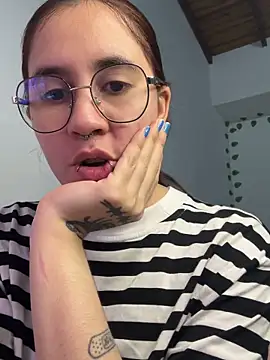 Snapshot of Camil_Lee chatting on 03/07/25, 02:36 Camil Lee online show from 03/07/25, 02:36