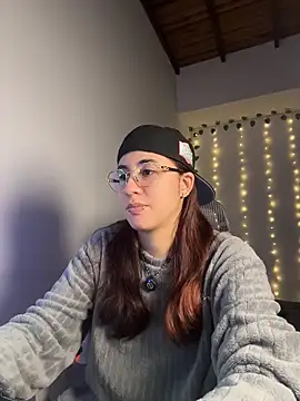 Snapshot of Camil_Lee chatting on 10/28/25, 02:37 Camil Lee online show from 10/28/25, 02:37