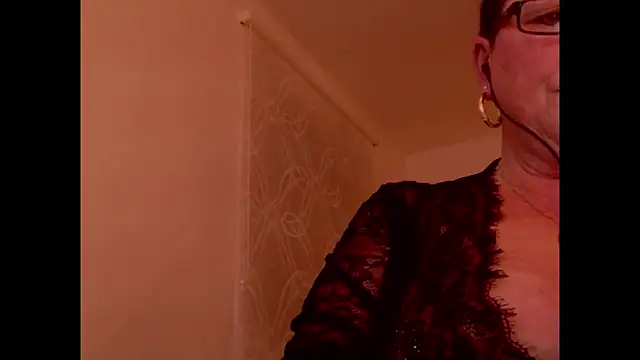 Snapshot of conny99 chatting on 03/12/25, 08:10 conny99 online show from 03/12/25, 08:10