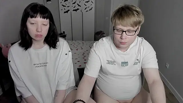 Snapshot of JayMollyy chatting on 01/18/26, 04:44 JayMollyy online show from 01/18/26, 04:44