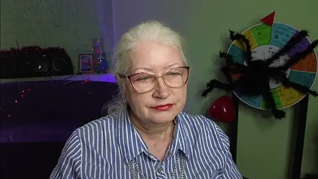 Maya Mayflower online show from 03/03/25, 12:37