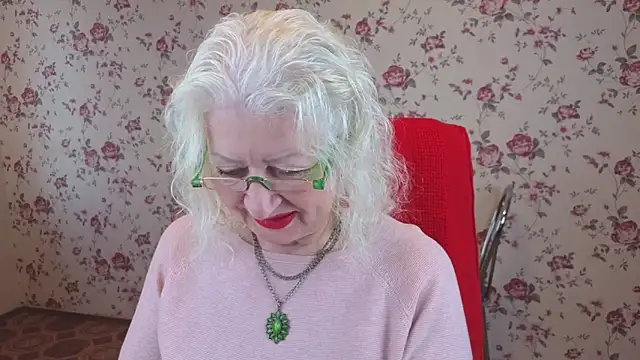 Maya Mayflower online show from 10/25/25, 04:09