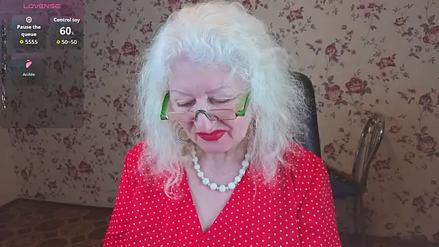 Maya Mayflower online show from 02/05/26, 03:00