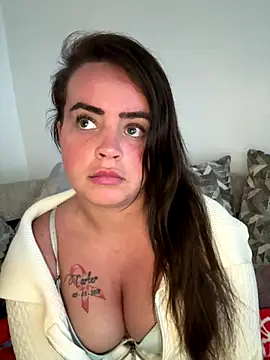 Snapshot of Sophie_23XX chatting on 10/13/25, 02:50 Sophie 23XX online show from 10/13/25, 02:50