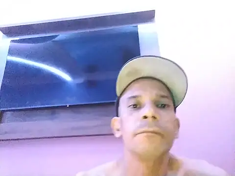 Snapshot of karlossan24 chatting on 08/02/26, 03:54 karlossan24 online show from 08/02/26, 03:54