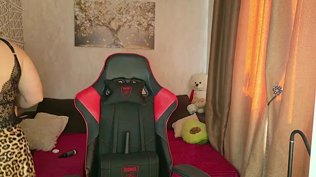 Snapshot of Anya-Sweet chatting on 09/26/25, 05:55 Anya-Sweet online show from 09/26/25, 05:55