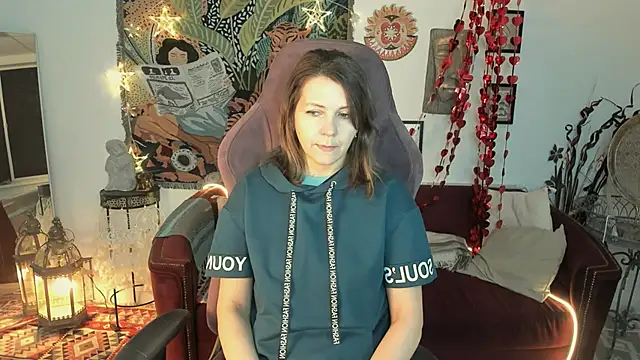 Snapshot of NicoleHitman chatting on 03/06/25, 09:25 NicoleHitman online show from 03/06/25, 09:25