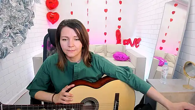 Snapshot of NicoleHitman chatting on 03/10/25, 12:37 NicoleHitman online show from 03/10/25, 12:37