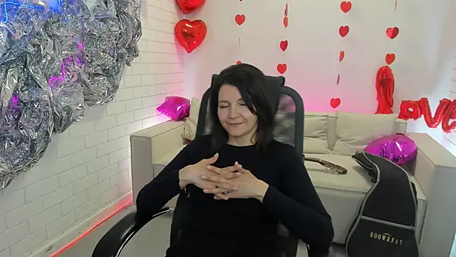 Snapshot of NicoleHitman chatting on 03/13/25, 08:37 NicoleHitman online show from 03/13/25, 08:37