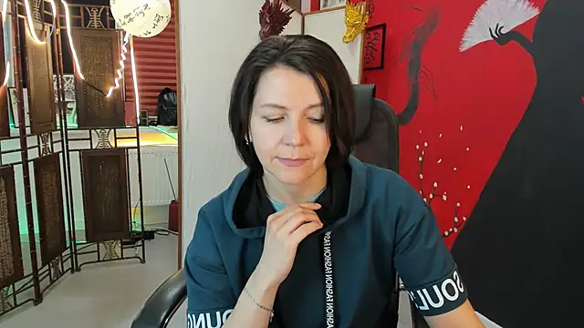 Snapshot of NicoleHitman chatting on 03/19/25, 08:23 NicoleHitman online show from 03/19/25, 08:23