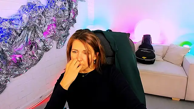 Snapshot of NicoleHitman chatting on 09/09/25, 05:29 NicoleHitman online show from 09/09/25, 05:29