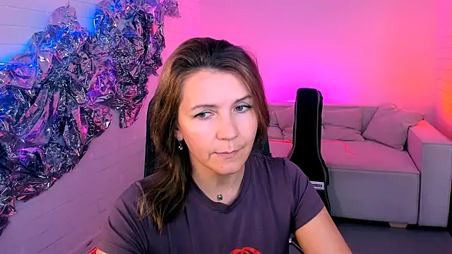 Snapshot of NicoleHitman chatting on 09/15/25, 05:18 NicoleHitman online show from 09/15/25, 05:18