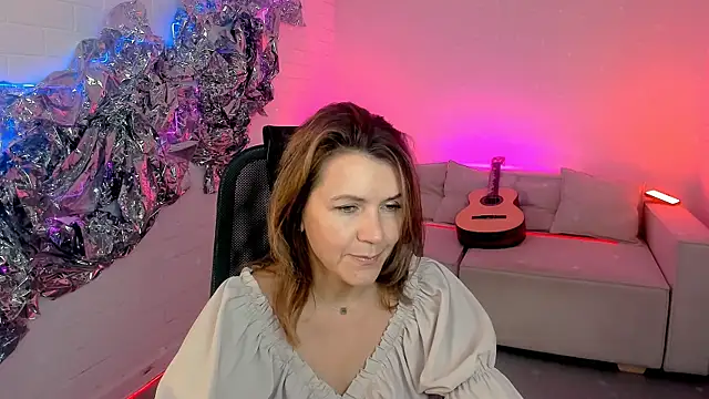 Snapshot of NicoleHitman chatting on 09/19/25, 09:11 NicoleHitman online show from 09/19/25, 09:11