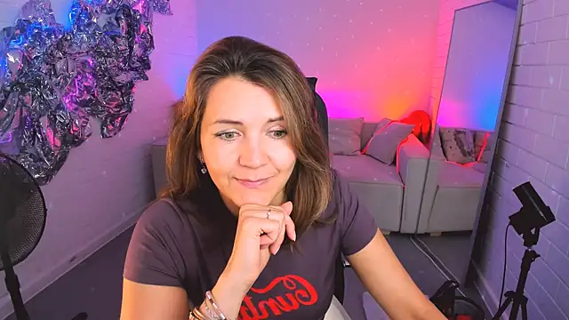 Snapshot of NicoleHitman chatting on 09/30/25, 09:25 NicoleHitman online show from 09/30/25, 09:25