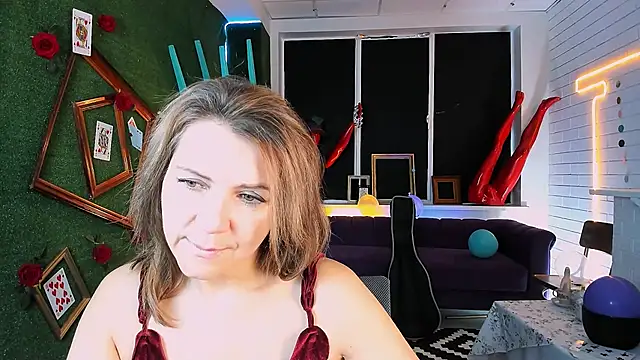 Snapshot of NicoleHitman chatting on 10/03/25, 09:39 NicoleHitman online show from 10/03/25, 09:39