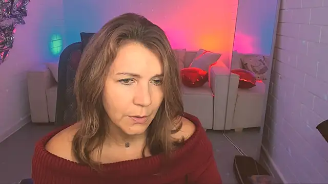 Snapshot of NicoleHitman chatting on 10/10/25, 09:19 NicoleHitman online show from 10/10/25, 09:19