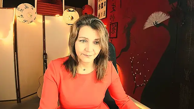 Snapshot of NicoleHitman chatting on 10/19/25, 05:30 NicoleHitman online show from 10/19/25, 05:30