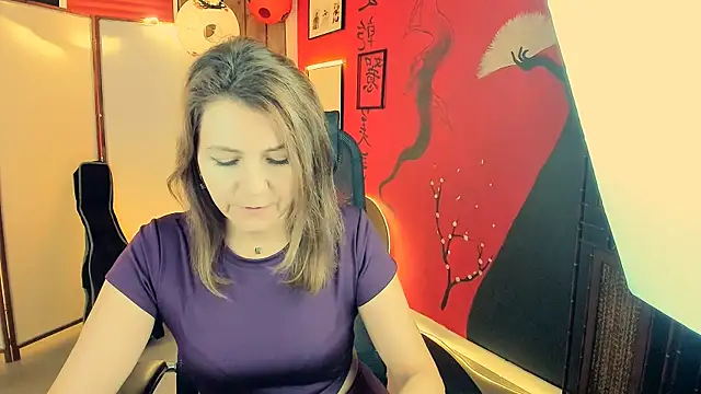 Snapshot of NicoleHitman chatting on 11/02/25, 09:11 NicoleHitman online show from 11/02/25, 09:11